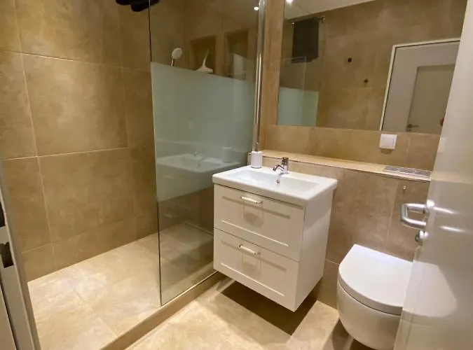 Lejlighed Von Oben 3,5 8.og Frisch Saniert